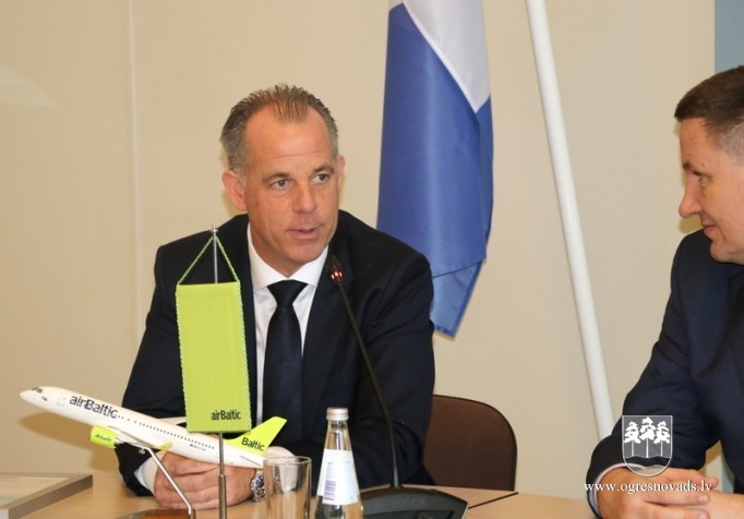 “airBaltic” sveic Ogri kā vienu no Latvijas mīlētākajām pilsētām