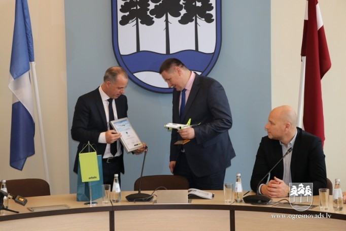 “airBaltic” sveic Ogri kā vienu no Latvijas mīlētākajām pilsētām
