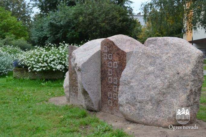 Akmens skulptūras Ogrē 09.2014.