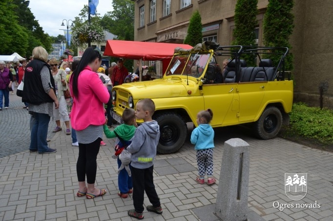 Amatnieku tirdziņš Ogres pilsētas svētkos