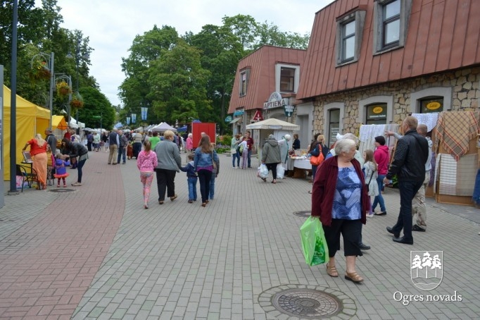 Amatnieku tirdziņš Ogres pilsētas svētkos