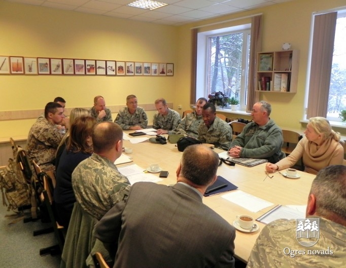 ASV Aizsardzības drošības sadarbības aģentūra plāno piešķirt līdzekļus Ogres 1. vidusskolas jumta renovācijai