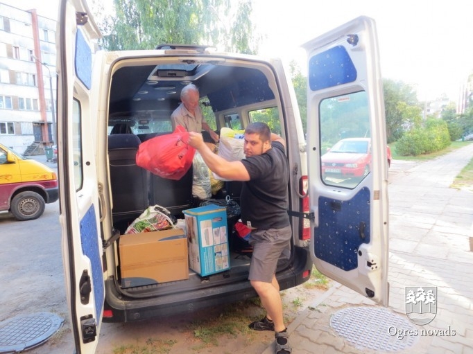 Ukrainas iedzīvotājiem ziedo mediķi, sportisti un foto mākslinieki