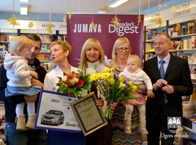 spēles Grand Prix laimētāju apbalvošana