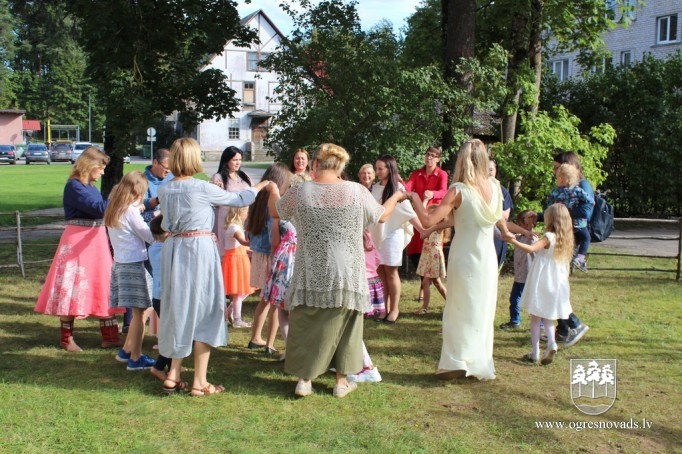 Zinību diena Ogres skolās