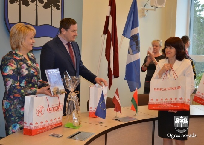 Ogrē viesojas pedagogi un skolēni