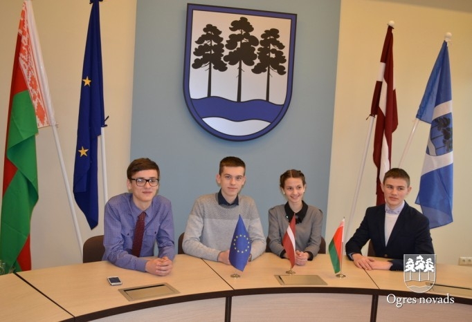 Ogrē viesojas pedagogi un skolēni