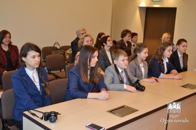 Ogrē viesojas pedagogi un skolēni