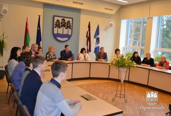 Ogrē viesojas pedagogi un skolēni