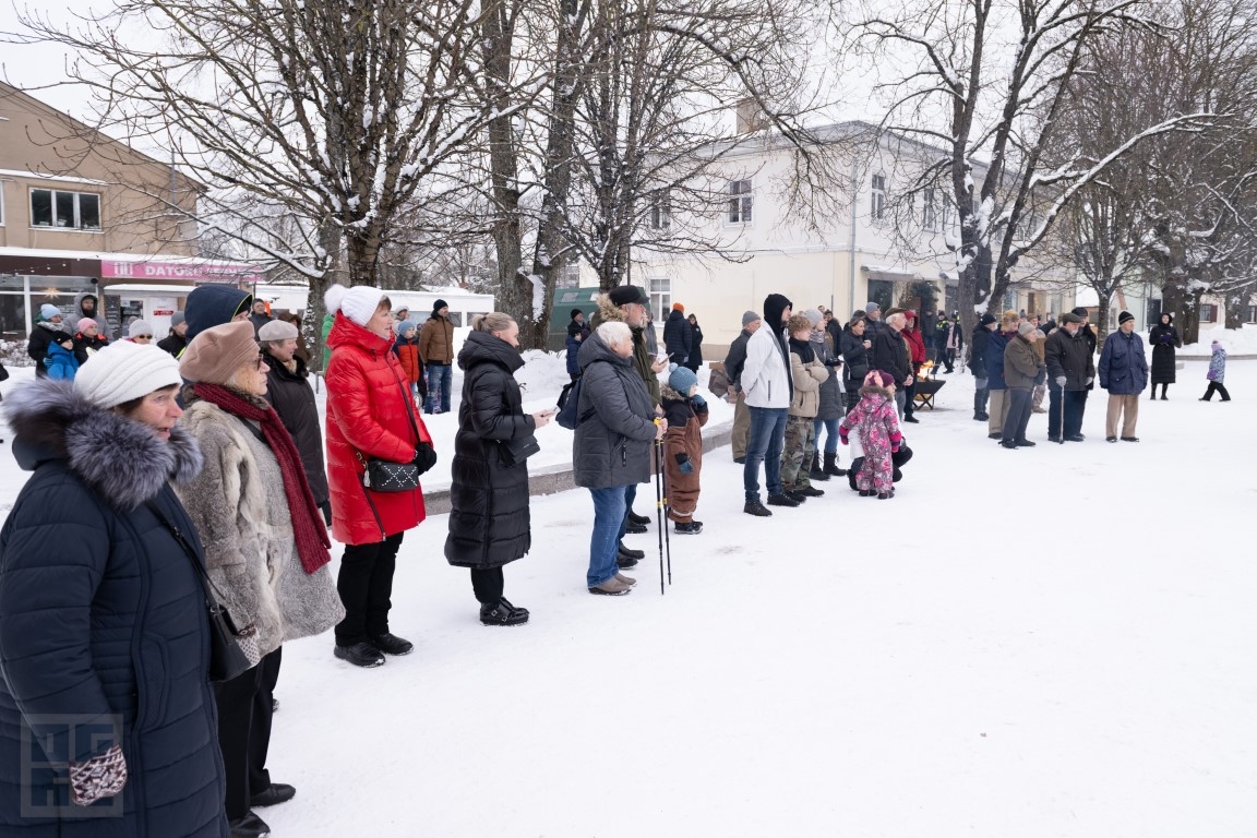 Skatītāji barikāžu atceres pasākumā Ogrē 20.01.2024.