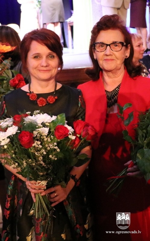 Apbalvojumu saņem arī Ogres novada bāriņtiesu darbinieki