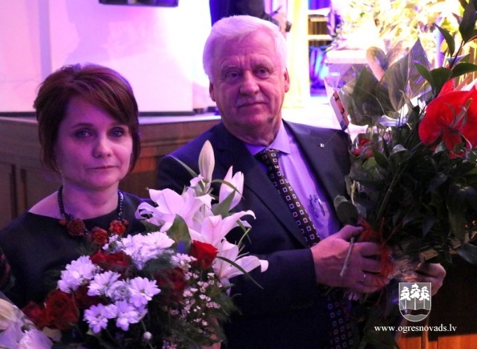 Apbalvojumu saņem arī Ogres novada bāriņtiesu darbinieki