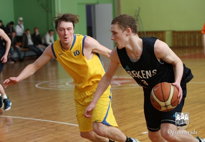 Basketbola čempionātā noskaidrotas finālistes