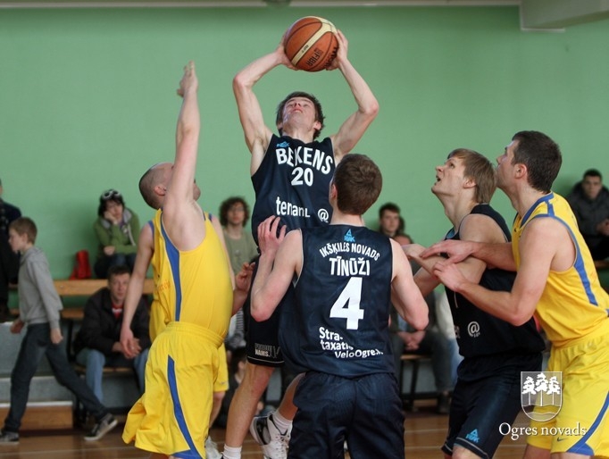 Basketbola čempionātā noskaidrotas finālistes