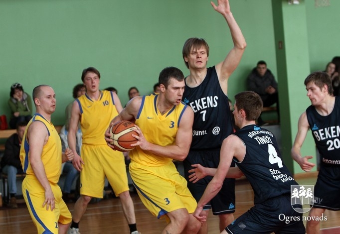 Basketbola čempionātā noskaidrotas finālistes