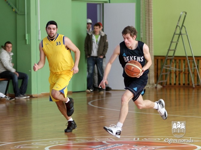 Basketbola čempionātā noskaidrotas finālistes