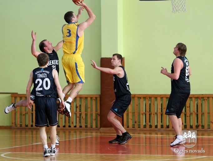 Basketbola čempionātā noskaidrotas finālistes