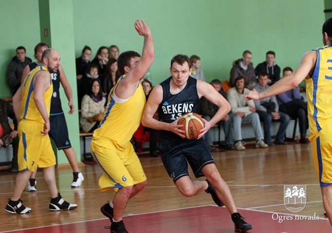 Basketbola čempionātā noskaidrotas finālistes