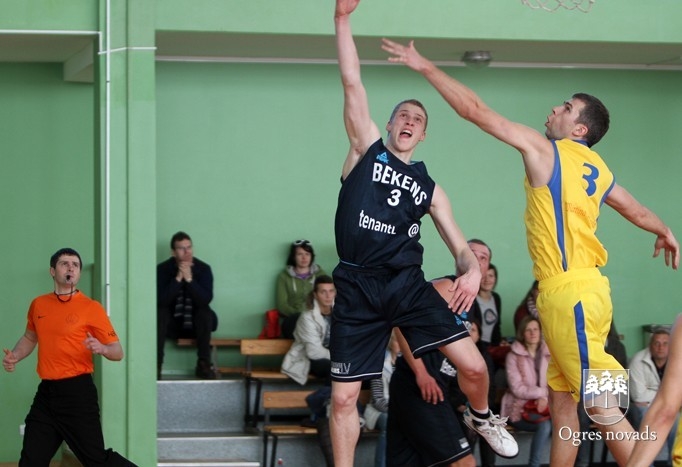 Basketbola čempionātā noskaidrotas finālistes