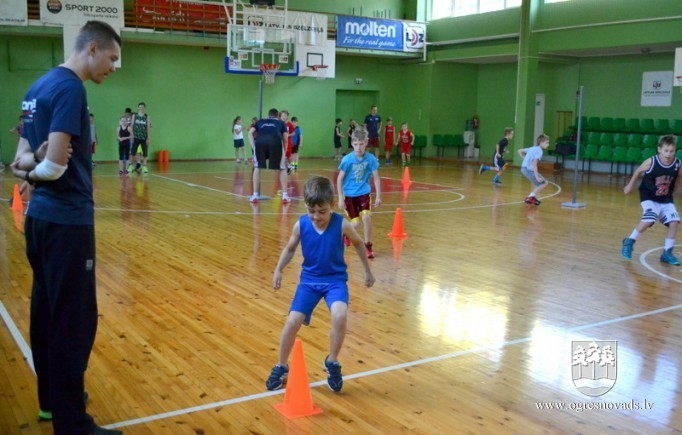 Sākusies nometne jaunajiem basketbolistiem