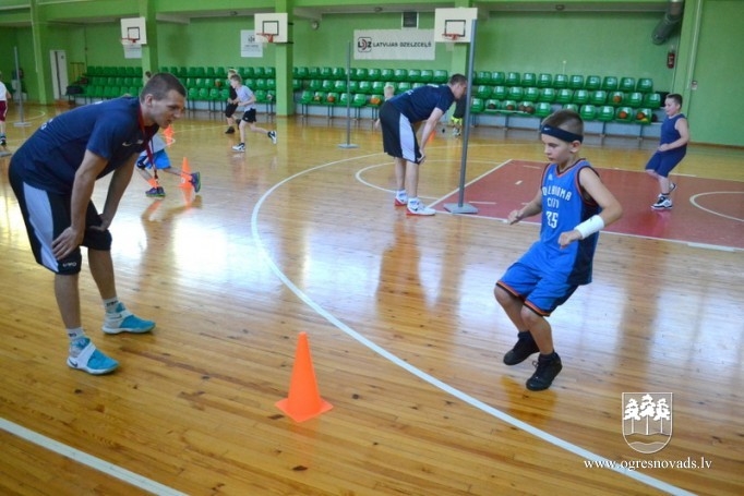 Sākusies nometne jaunajiem basketbolistiem