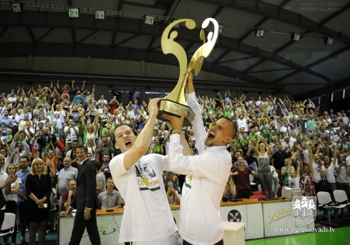 Basketbolisti Bērziņš un Jonāts kļūst par Latvijas čempioniem