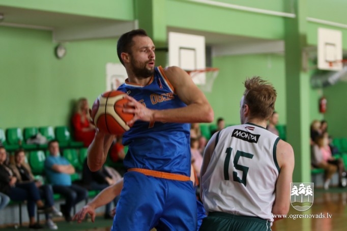 "Los OG3R" – divkārtēja Ogres novada čempione basketbolā