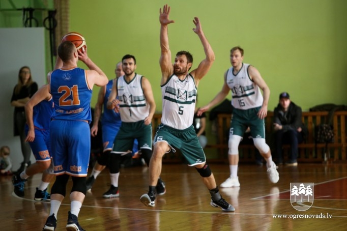 "Los OG3R" – divkārtēja Ogres novada čempione basketbolā