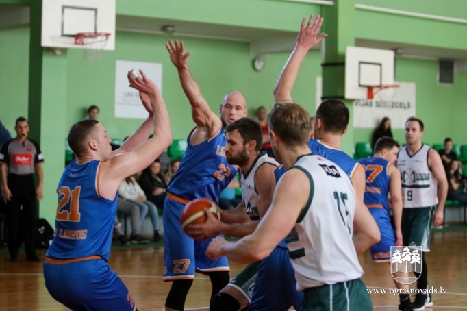 "Los OG3R" – divkārtēja Ogres novada čempione basketbolā