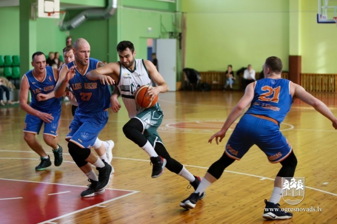 "Los OG3R" – divkārtēja Ogres novada čempione basketbolā