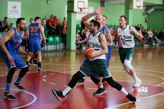 "Los OG3R" – divkārtēja Ogres novada čempione basketbolā