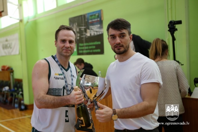 "Los OG3R" – divkārtēja Ogres novada čempione basketbolā