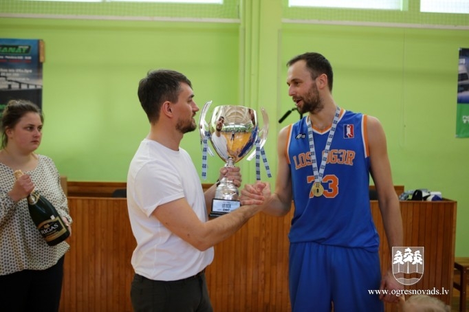 "Los OG3R" – divkārtēja Ogres novada čempione basketbolā