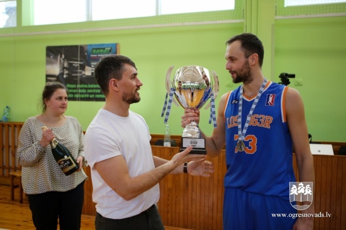 "Los OG3R" – divkārtēja Ogres novada čempione basketbolā