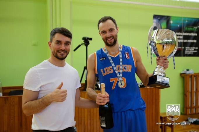 "Los OG3R" – divkārtēja Ogres novada čempione basketbolā