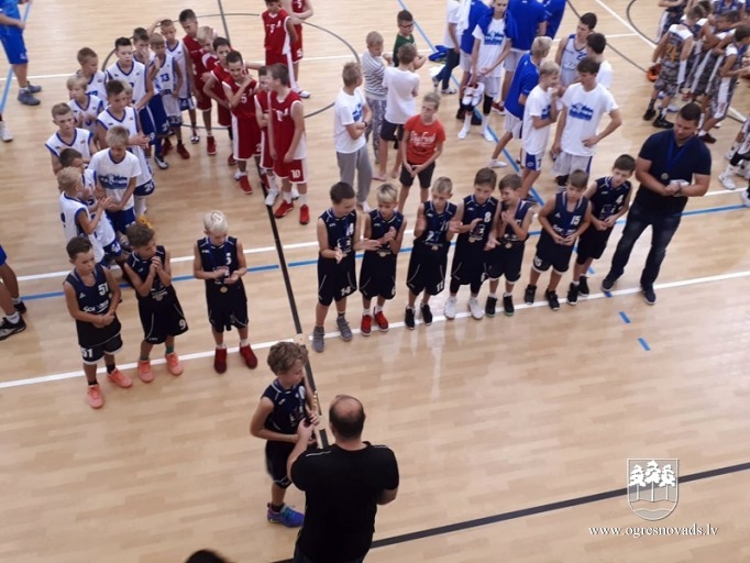 Ogres jaunajiem basketbolistiem sudraba medaļas Tallinā