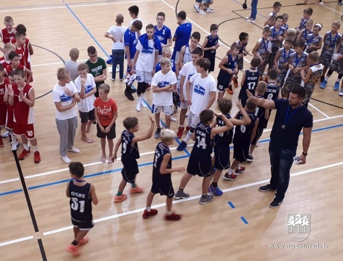 Ogres jaunajiem basketbolistiem sudraba medaļas Tallinā