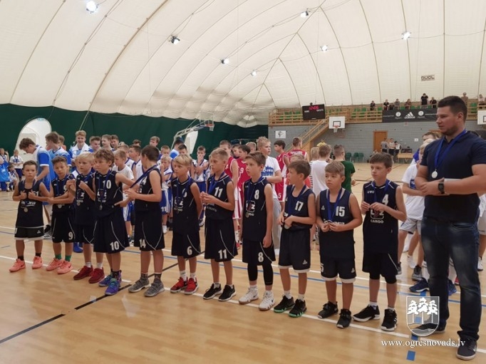 Ogres jaunajiem basketbolistiem sudraba medaļas Tallinā