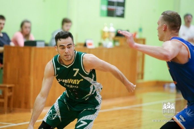 Par Ogres čempioni basketbolā kļūst "Los OG3R"