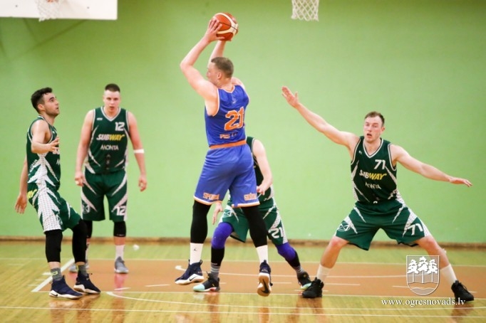 Par Ogres čempioni basketbolā kļūst "Los OG3R"