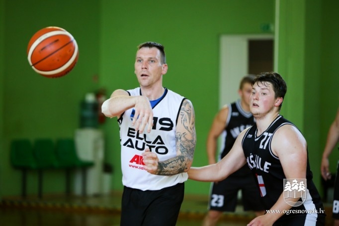 Par Ogres čempioni basketbolā kļūst "Los OG3R"