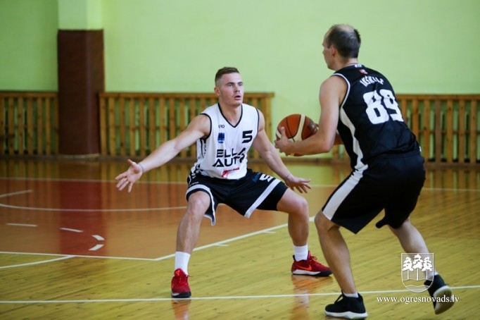 Par Ogres čempioni basketbolā kļūst "Los OG3R"