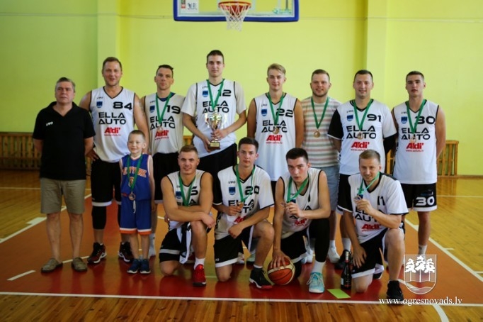 Par Ogres čempioni basketbolā kļūst "Los OG3R"
