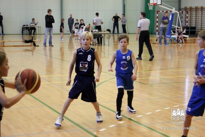 Jaunie Ogres basketbolisti izcīna Mārupes kausu