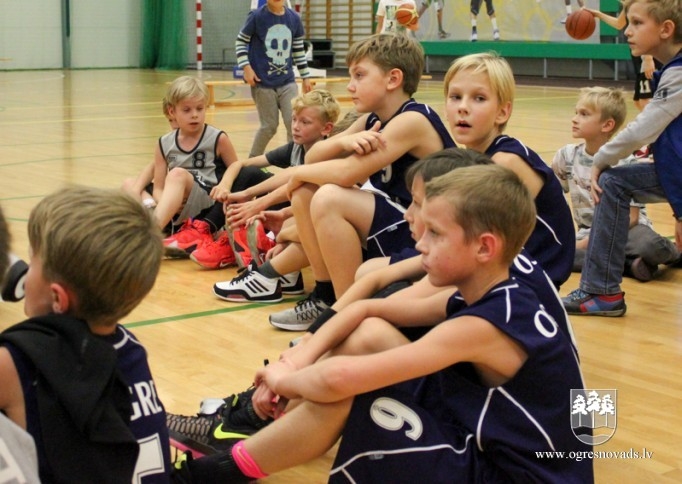 Jaunie Ogres basketbolisti izcīna Mārupes kausu