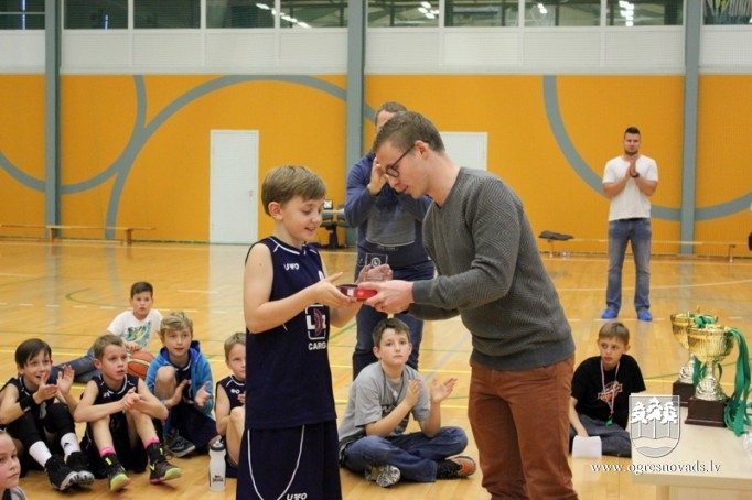 Jaunie Ogres basketbolisti izcīna Mārupes kausu