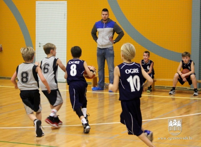 Jaunie Ogres basketbolisti izcīna Mārupes kausu