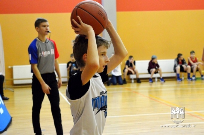 Sākumskolas 5.c klase turpina dalību basketbola turnīrā “Junior NBA”