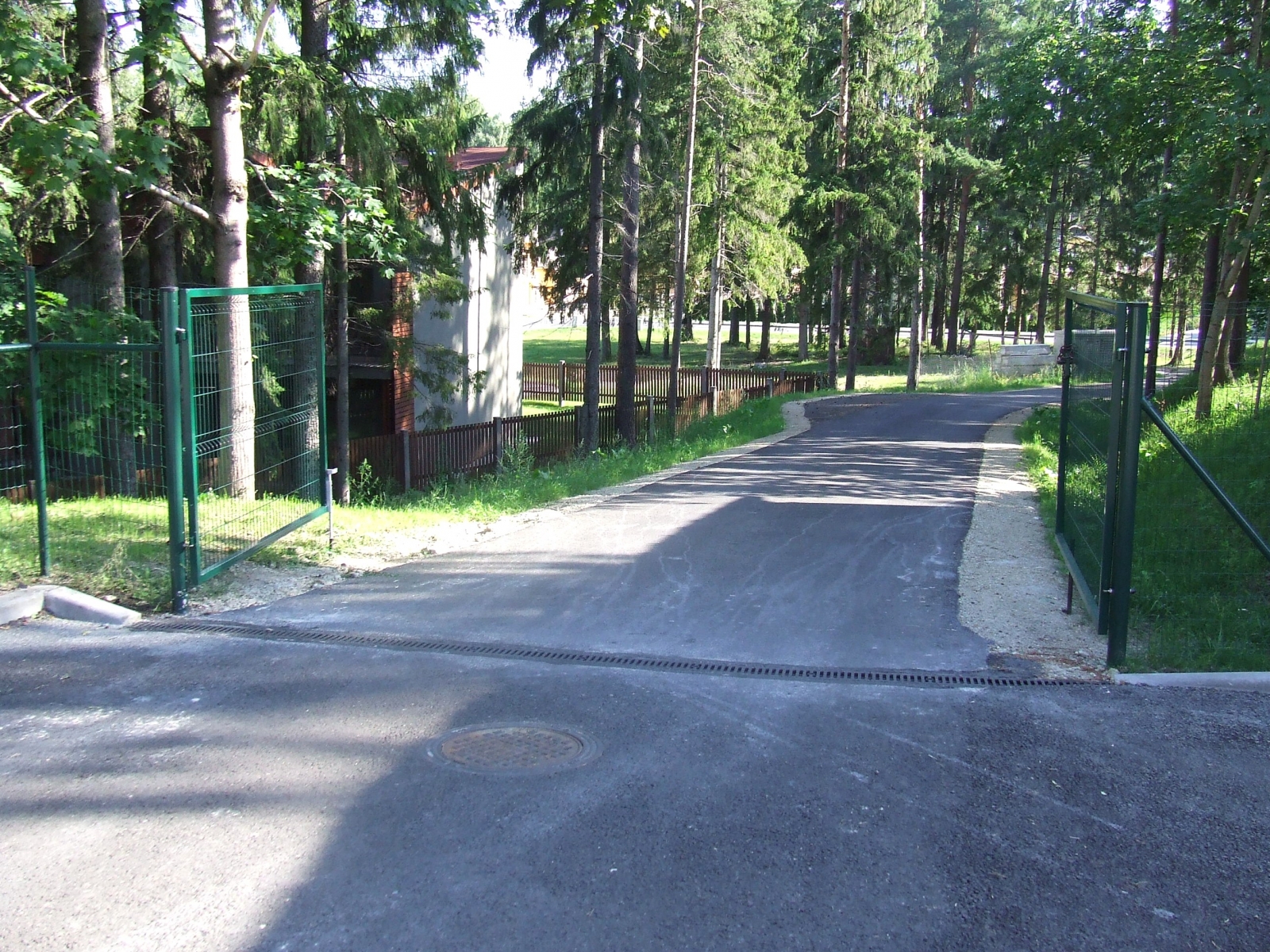 Stāvlaukums aiz OCB