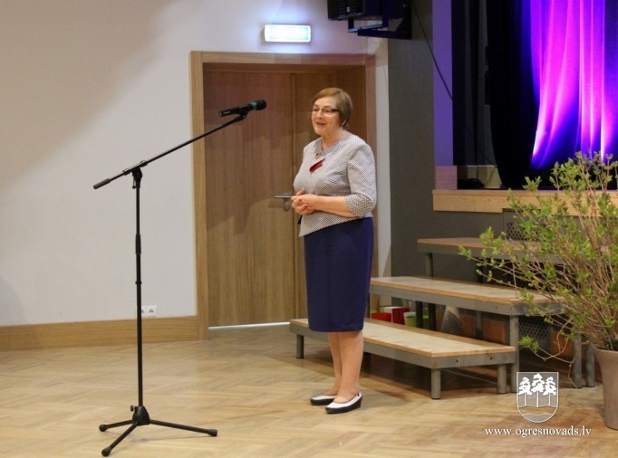 Godina ilggadējos Ogres reģiona bibliotēku darbiniekus